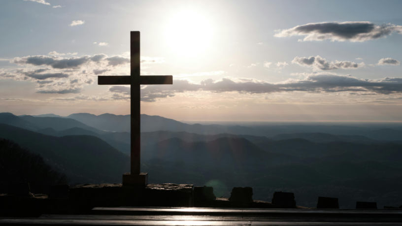 Santa Catarina de Sena: Conheça a voz profética da fé e da coragem cristã Um retrato inspirador escrito por Jose Eduardo De Oliveira e Silva sobre Santa Catarina de Sena, símbolo de fé inabalável e coragem cristã.