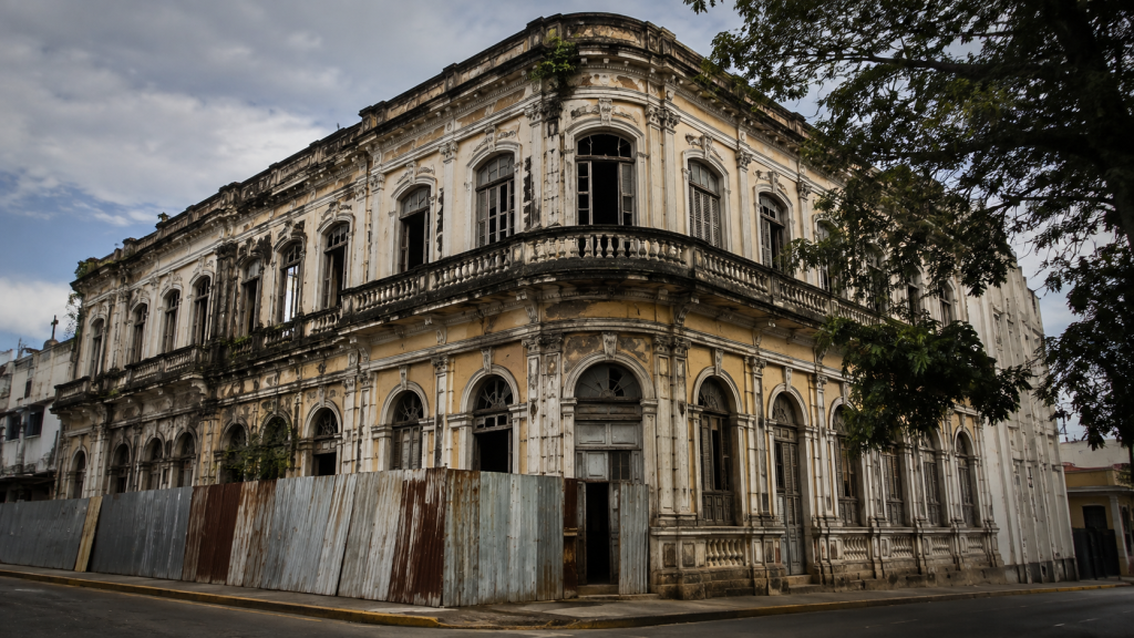 Abandono ameaça patrimônio arquitetônico histórico de Campos dos Goytacazes